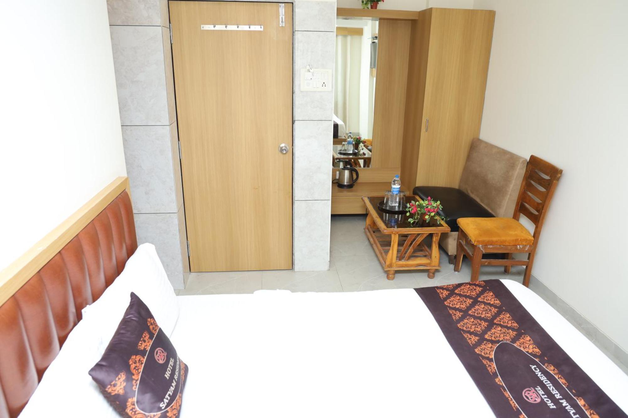 Hotel Satyam Residency Navi Mumbai Exterior foto